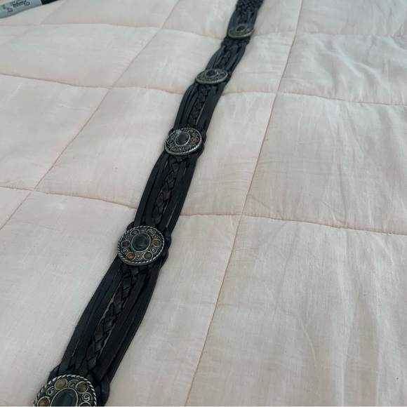 Brown leather belt woven with gorgeous silver stone accented areas stone buckle - Picture 7 of 15